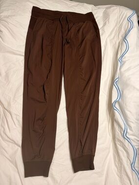 Womens lululemon dance studio joggers mid-rise full length size 10
